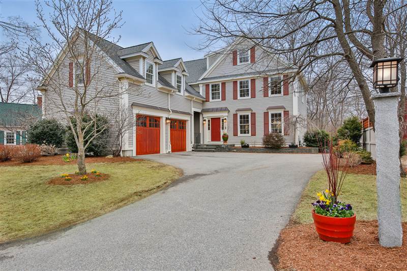 Walk to Lexington Center, Shops, Restaurants, Library, Movies and more!.  This 5 bedroom 3.5 bathroom Single Family located at 3 Candlewick Close ,  Lexington , Lexington, Massachusetts is presented by Ann Marie